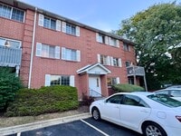 Building Photo - 1330 S Lorraine Rd