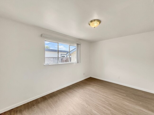 Building Photo - Stunning 3BD/1.5BA House in Clairemont Mes...