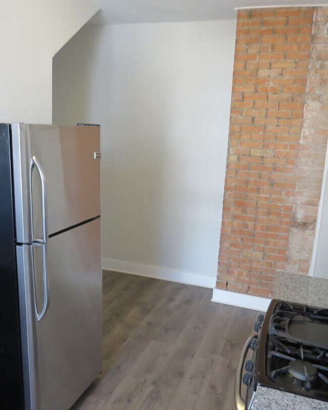 Building Photo - Downtown Oasis - Move In Ready!!!