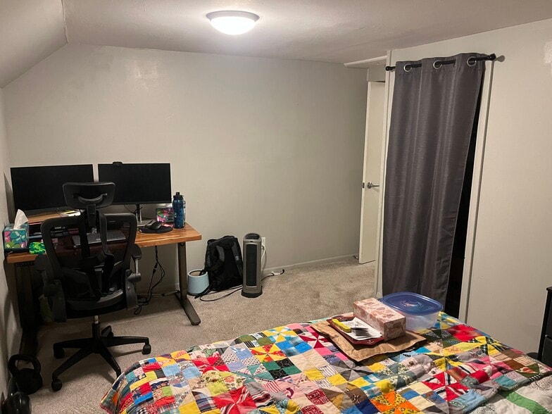 Building Photo - 470 S 39th St