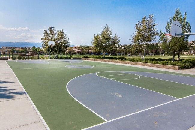 Building Photo - GORGEOUS 4+3 in Copperhill Area