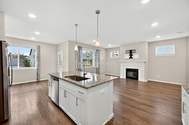 Building Photo - 11333 SE Courteous Ct