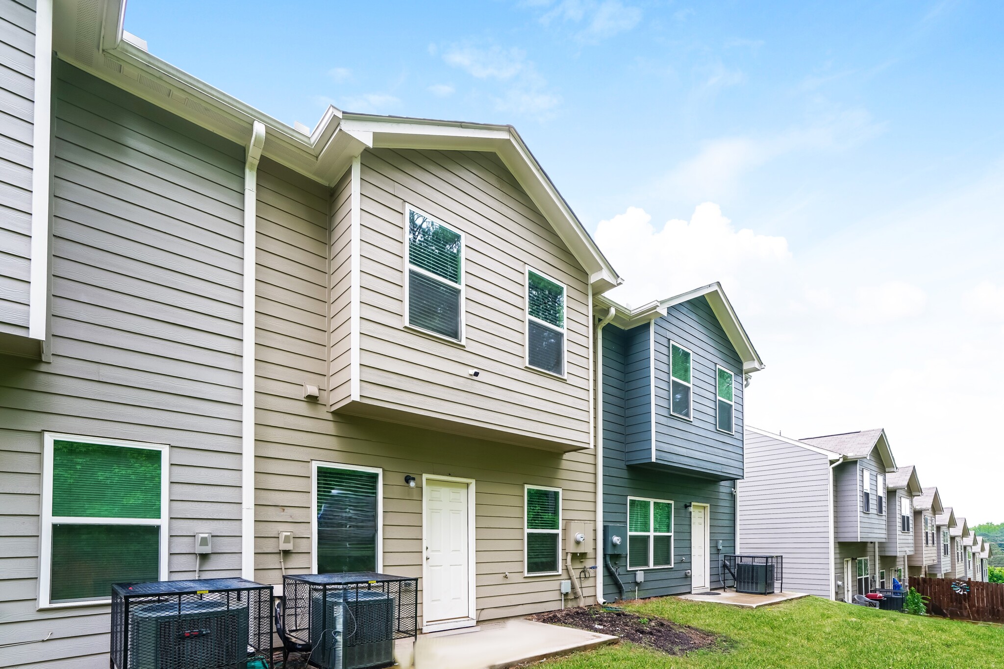 Building Photo - 1010 Highwood Ln