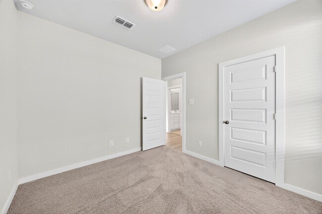 Building Photo - 21827 Blue Daisy Ct