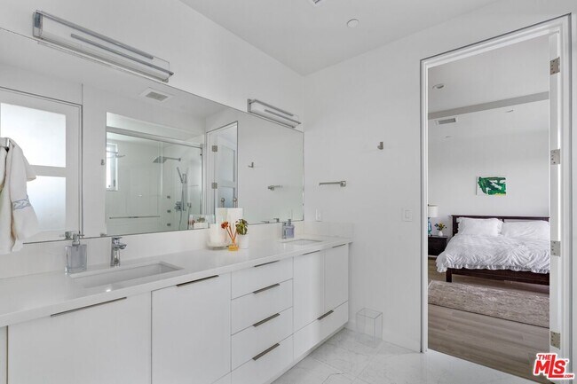 Building Photo - 28405 Via Acero