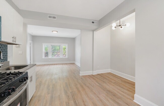 Building Photo - 2501 S Lawndale Ave