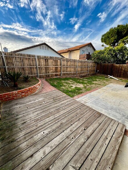 Building Photo - 1195 Bautista Ln