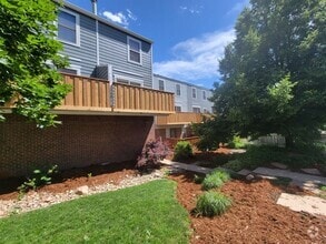 Building Photo - 2 Bedroom, 1 Bathroom Condo located in Max...