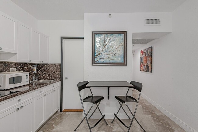 Building Photo - 6345 Collins Ave
