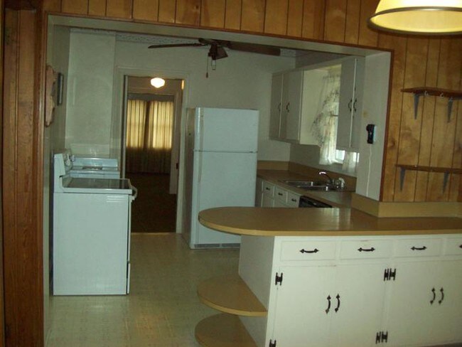 Building Photo - 707 Julian Allsbrook Highway, Weldon