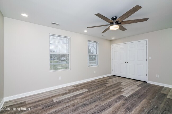 Building Photo - 7103 Betsy Ross Dr