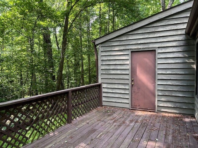 Building Photo - 104 Lystra Hills Ln