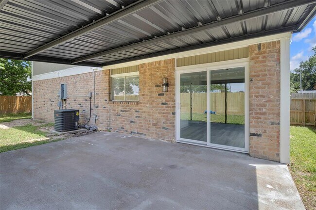 Building Photo - 18010 Santolina Ln