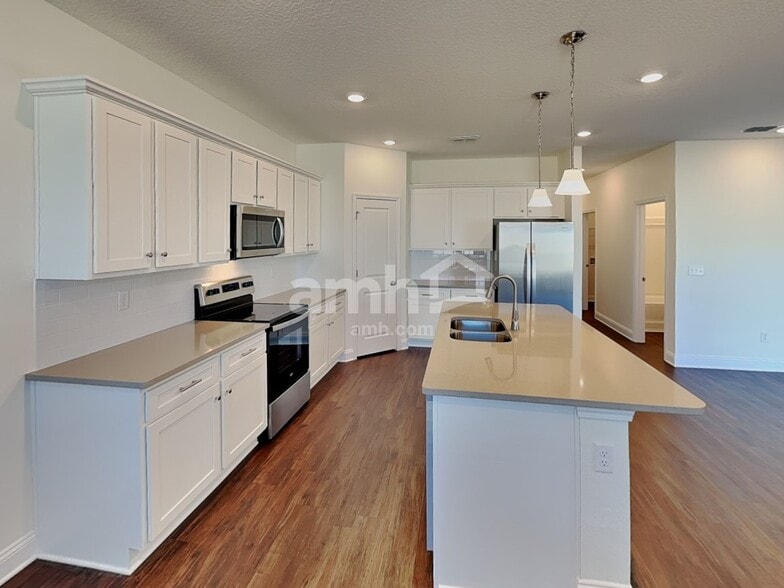 Building Photo - 1590 Blue Nile Pt