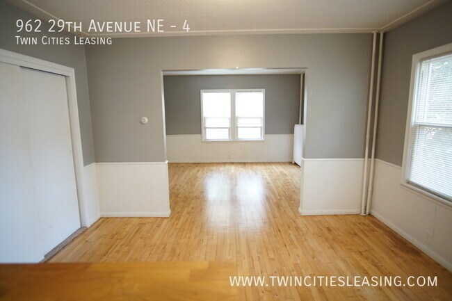 Building Photo - 962 29th Ave NE