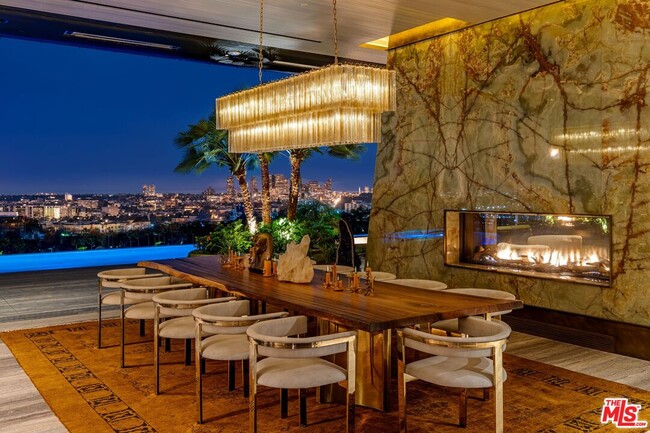 Building Photo - 1851 N Stanley Ave