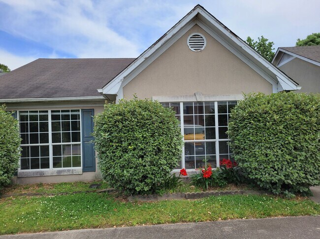 Building Photo - 700 3rd St NE