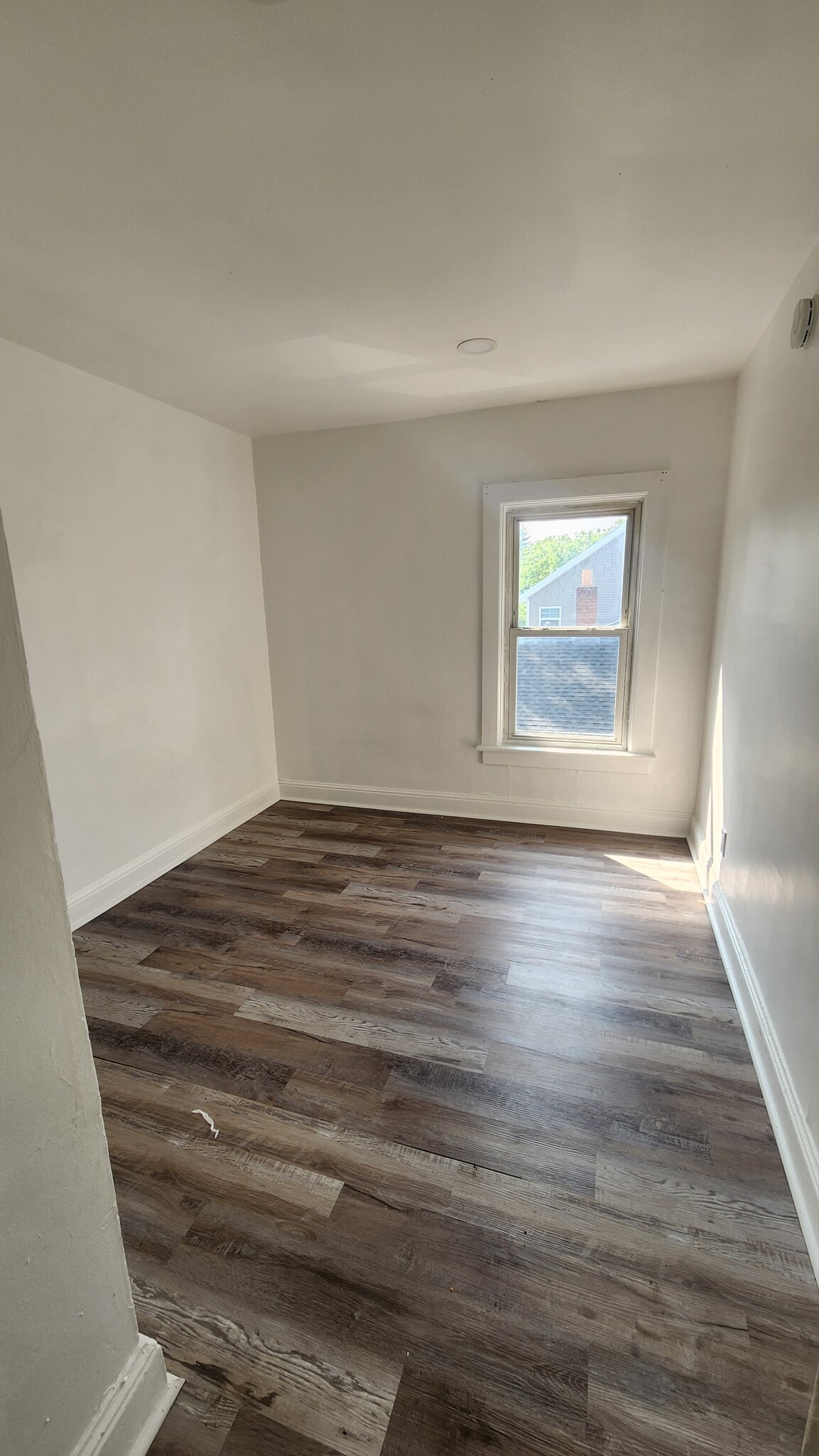 Building Photo - 121 Maple Ave