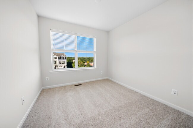 Building Photo - 375 Tumblers Wy