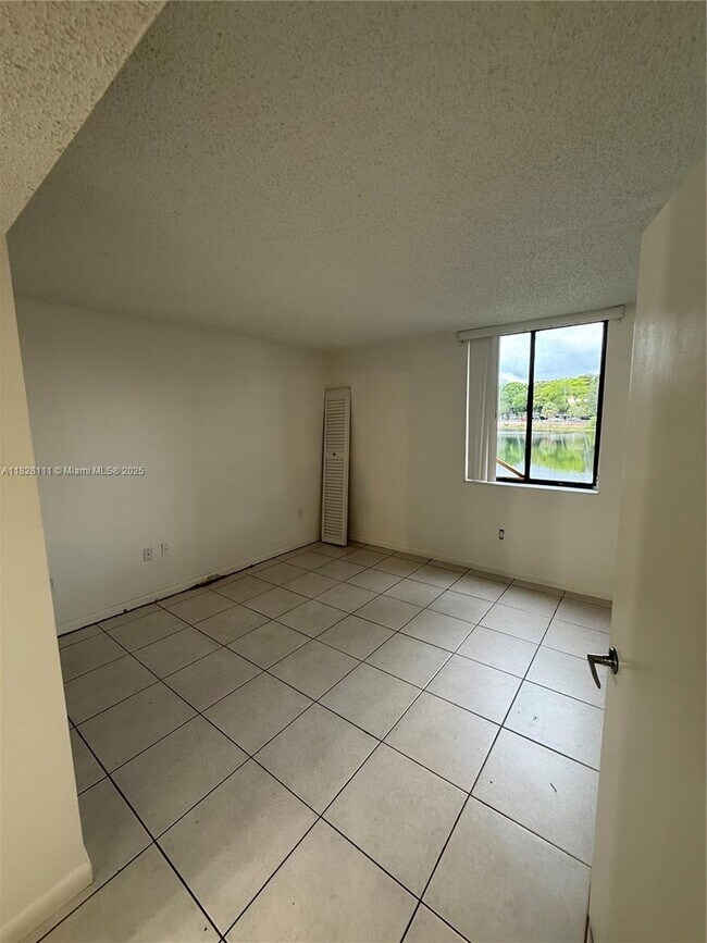 Building Photo - 8335 SW 152nd Ave