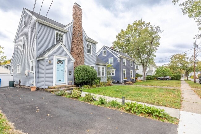 Building Photo - Charming 3-Bedroom Home in the Heart of Sp...