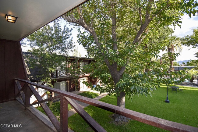 Building Photo - 350 Thunderbird Dr