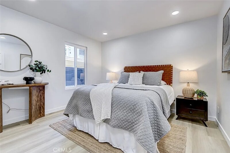 Building Photo - 858 1st St