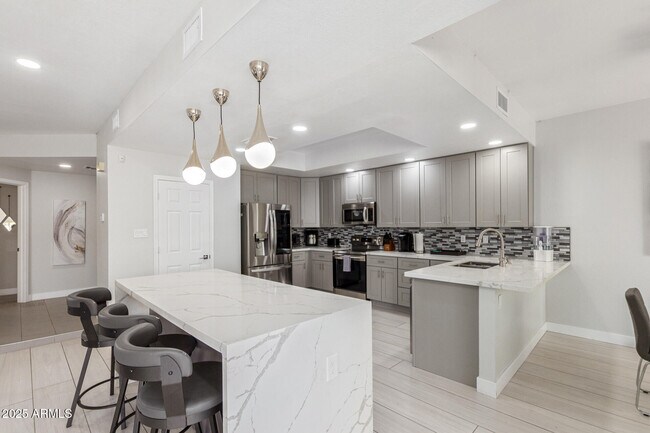 Building Photo - 1413 W Coral Reef Dr