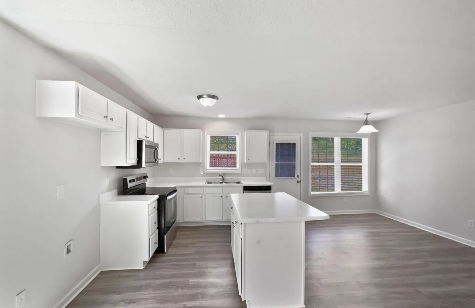 Building Photo - 5612 Tealbrook Dr