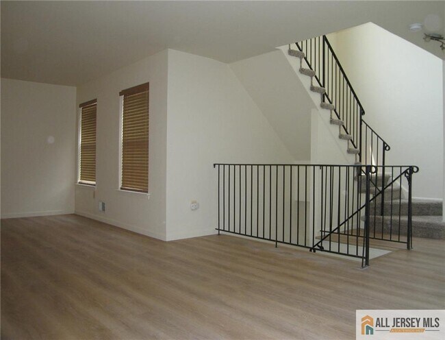 Building Photo - 1218 Plymouth Rd