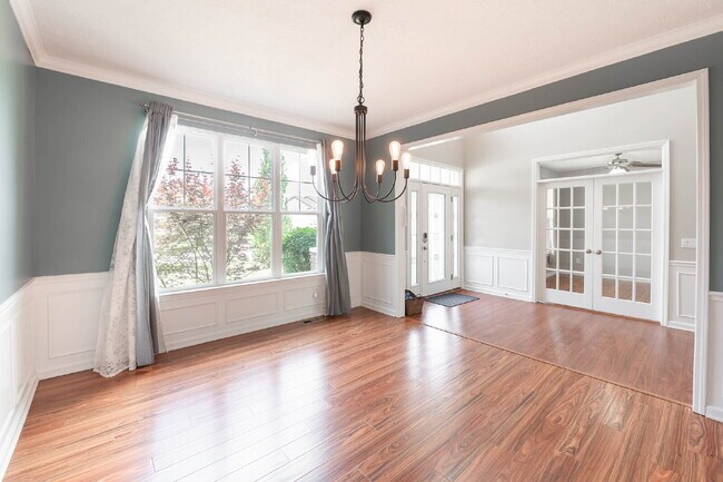 Building Photo - 4 Bedroom , 3 full bath with basement