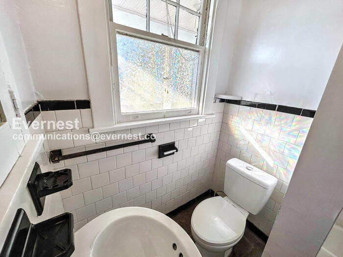 Building Photo - 3114 Barton Ave