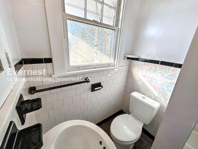 Building Photo - 3114 Barton Ave