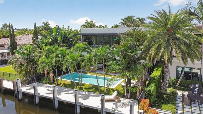 Building Photo - 620 Solar Isle Dr