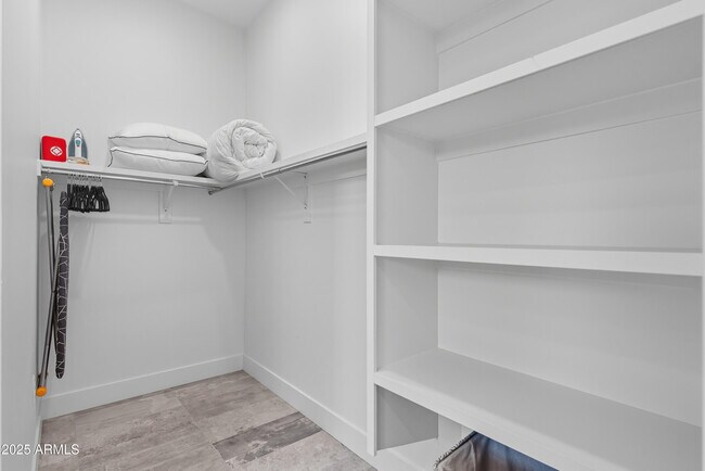 Building Photo - 1501 N Miller Rd