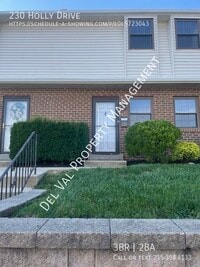 Building Photo - 230 Holly Dr