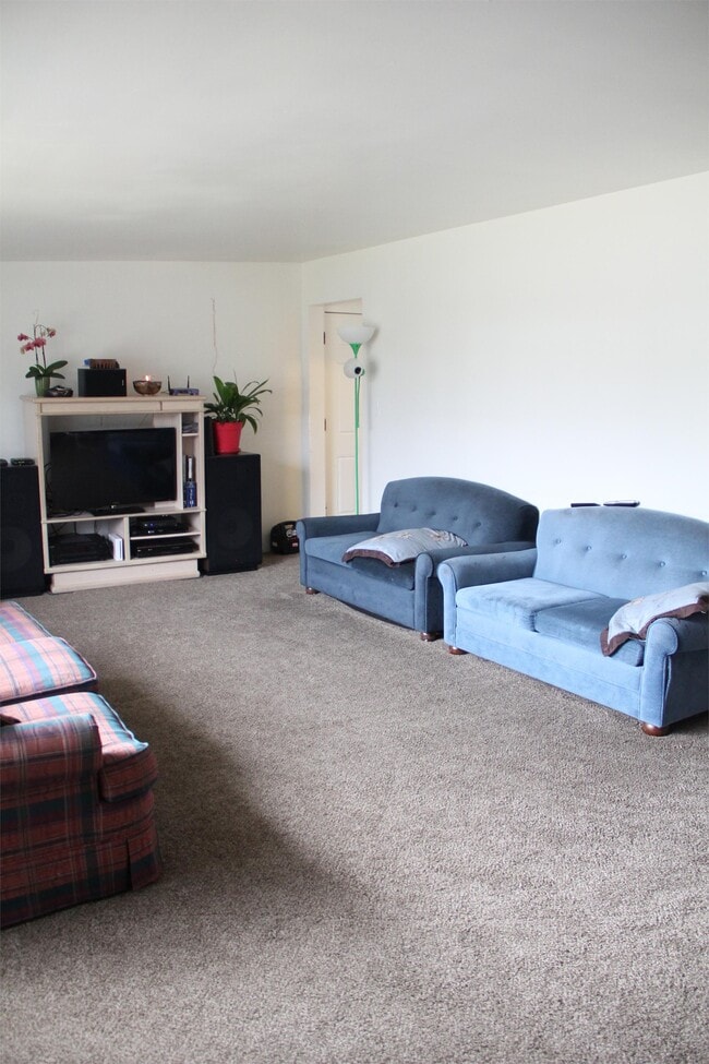 Building Photo - 545 N 800 E