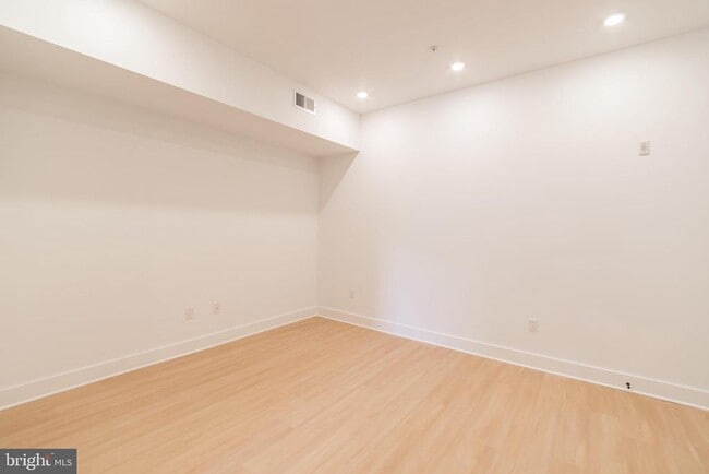 Building Photo - 4408 Lancaster Ave