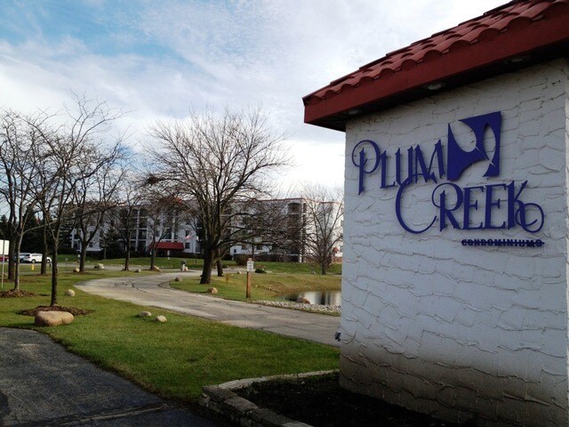 Building Photo - 350 Plum Creek Dr