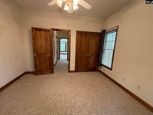 Building Photo - 527 Superior Cir