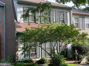 Building Photo - 2182 Greenkeepers Ct