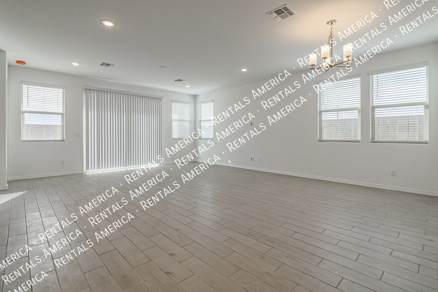 Building Photo - 15175 W Desert Bloom St