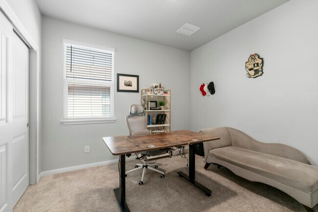 Building Photo - 212 Apache Plum Dr