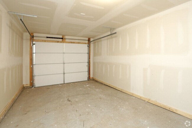 Building Photo - 3 Bedroom, Single-story Townhomes for rent in Marshalltown, IA