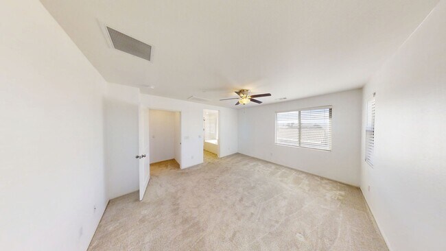 Building Photo - Beautiful 2 Story 4 Bedroom 3 Bathroom home in Beaumont, Ca.