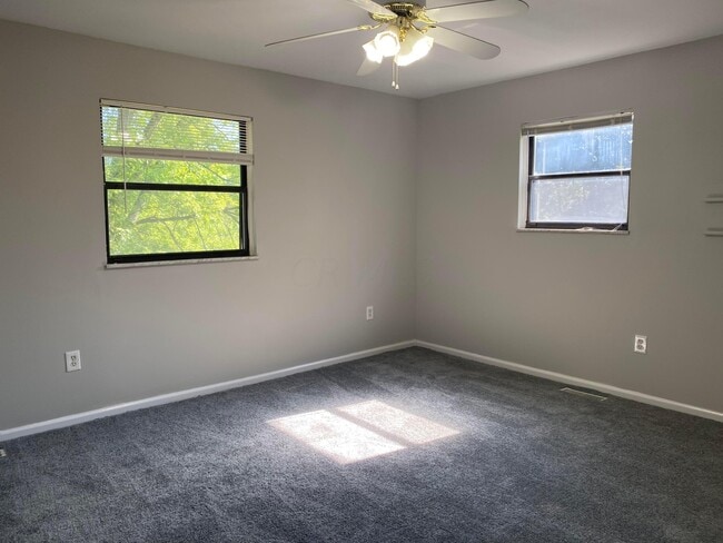 Building Photo - 669 W Main St