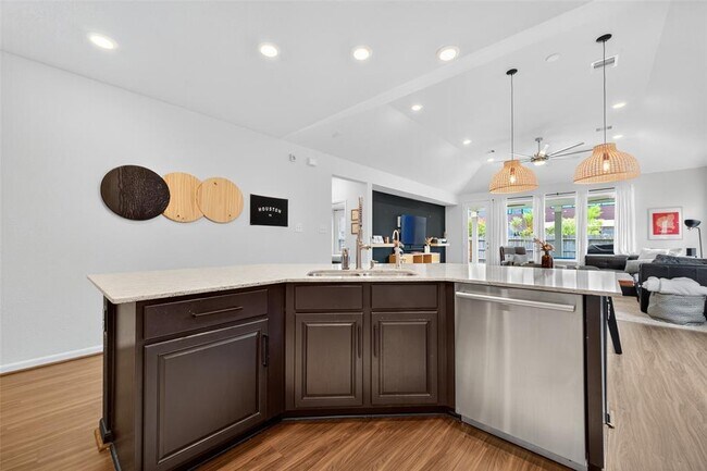 Building Photo - 12610 Northwood Colony Trl