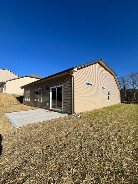 Building Photo - 2611 Parkers Mdw Ln