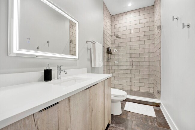 Building Photo - 3330 S Indiana Ave