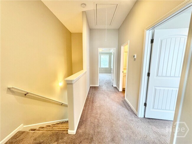 Building Photo - 31 Ainsdale Dr